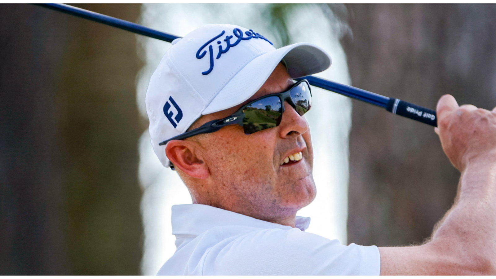 WATCH: PGA Tour pro falls hilariously after awkward bunker shot